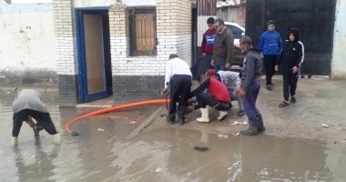 استمرار هطول الأمطار على مطوبس وقراها وتوقفها ببقية مدن كفر الشيخ.. صور