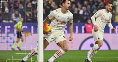 إبراهيموفيتش يحقق إنجازا تاريخيا في الدوري الإيطالي بعد ثنائية فيورنتينا