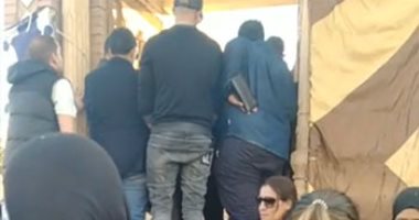 ربنا يصبر محبيها.. لحظات دفن جثمان الإعلامية أسماء مصطفى "فيديو"
