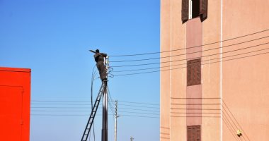محافظ أسوان : إعطاء الأولوية لتسكين الأسر المتضررة بحى السلام