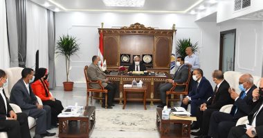 محافظ قنا يترأس لجنة اختيار المتقدمين لشغل الوظائف القيادية.. اعرف التفاصيل