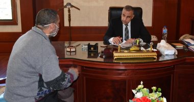 محافظ سوهاج ونائبه والسكرتير المساعد يلتقون 140 مواطنا لبحث مطالبهم