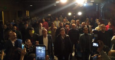 استقبال هانى شاكر بالزغاريد والورود فى صالون "إشكالية الفن وحرية الإبداع" بقصر السينما