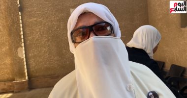 أمام مقبرته.. ياسمين الخيام تحيى ذكرى الشيخ الحصرى.. فيديو