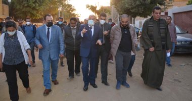محافظ المنيا يتفقد مشروعات المبادرة الرئاسية حياة كريمة بقرية المعصرة بملوى