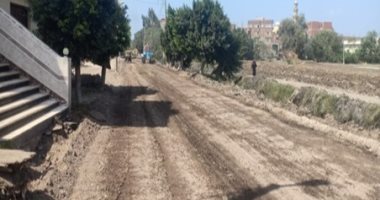 تنفيذ مشروعات رصف جديدة بايتاى البارود بالبحيرة بتكلفة 25 مليون جنيه .. صور