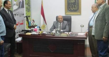 وكيل وزارة التربية والتعليم بالمنيا يكرم مديرى المدارس المتميزين 