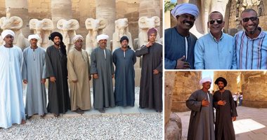 عمال معابد الكرنك يحتفلون بحفل طريق الكباش العالمى بالأغانى التراثية وينشدون "الأقصر بلدنا بلد سياح".. كبير العمال: الجميع فخور بهذا العمل العظيم والكل شارك بجدية.. ويهتفون "يحيا الرئيس السيسي".. فيديو وصور