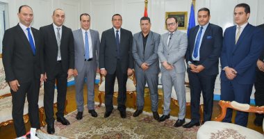 محافظ البحيرة يستقبل مجلس إدارة نادى العاب دمنهور الجديد ويقدم التهنئة لهم