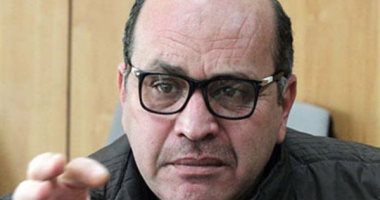 نقل صلاة جنازة المؤلف محمد نبوى من مسجد الحصرى إلى مقابر الأسرة