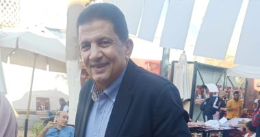 مصطفي عبده ومعوض يدليان بصوتيهما فى انتخابات النادي الأهلي..صور 