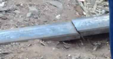 لحام قطع فى قضيب السكة الحديد المار بقرية محلة أبو على بالغربية.. صور