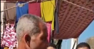 التسويق كما يجب أن يكون.. "عم أشرف بطاطس" تريند بقشارة صنع إيديه (فيديو)