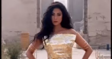 روبى تستعيد ذكرياتها داخل معبد الكرنك بعد احتفالية طريق الكباش.. فيديو وصور