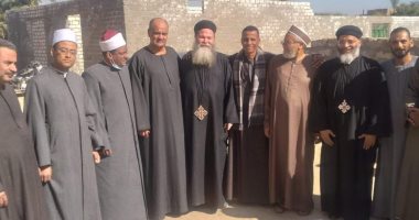 "هى دى مصر".. أقباط يشاركون فى افتتاح مسجد بمحافظة قنا