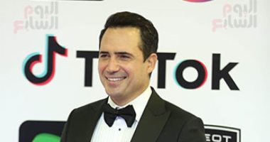 المخرج محمد عبد العزيز وظافر العابدين يصلان مهرجان القاهرة السينمائى