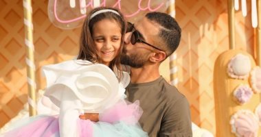 قصة صور.. أميرات السعادة فى حياة نجوم الكرة يخطفن الأنظار