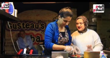 "ملكة الكبدة فى المقطم".. بتدرس ضيافة جوية وبتشتغل وظيفتين.."فيديو"