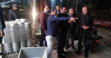 جولة مفاجئة لمحافظ البحيرة فى شوارع دمنهور لمتابعة التزام المحال بمواعيد الغلق