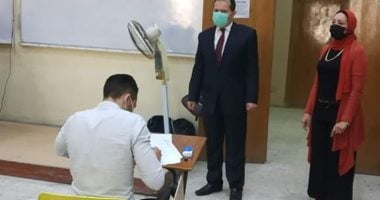 إجراءات احترازية وتباعد اجتماعى بامتحانات الدراسات الاقتصادية بجامعة الإسكندرية