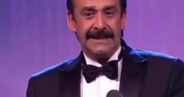 كريم عبد العزيز تعليقًا على نظرة ماجد الكدوانى له: "الصاحب الجدع والسند رزق"