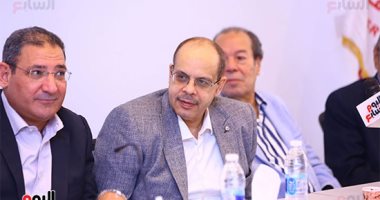 أستاذ بأكاديمية الفنون: الأجيال أقل من 35 عامًا تعرضوا لإفساد الذوق