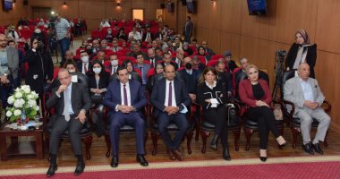 انطلاق أولى فعاليات مؤتمر البورصة للتنمية بمحافظة بورسعيد تحت رعاية رئيس الوزراء.. محمد فريد: يستهدف توطين النمو والتنمية بالمحافظات من خلال سوق المال عبر مساعدة الشركات على الوصول للتمويل وخلق وظائف.. صور