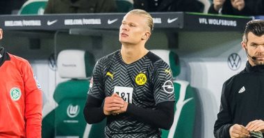 بوروسيا دورتموند يتصدر الدوري الألماني مؤقتا فى ليلة عودة هالاند.. فيديو