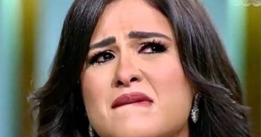 شقيق ياسمين عبد العزيز في رسالة لها عقب ظهورها الأول بعد مرضها: دموعك غالية عليا