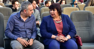 وزيرة الثقافة تكرم بيتر ميمى وهاني سرحان وإياد نصار فى ندوتهم بـ مهرجان القاهرة 