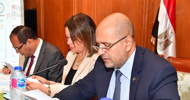 قانونان للبحث عن البترول و3 طلبات إحاطة للكهرباء والبيئة أمام "طاقة النواب".. صور