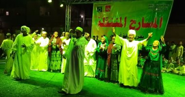 "ثقافة أسوان" تختتم ليالى المسرح المتنقل بقرية سلوا.. صور