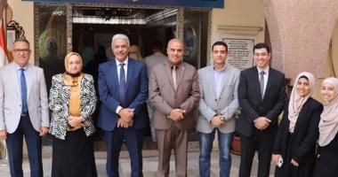 رئيس جامعة الأزهر يشيد بمشروعات حاضنة رواق القاهرة لريادة الأعمال