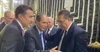 رئيس الإسماعيلى ونائبه يؤديان واجب العزاء في وفاة رئيس الزمالك الأسبق
