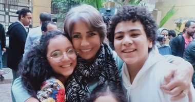 سوسن بدر تشارك جمهورها كواليس تصوير أبو العروسة: "مرزوق بقى أطول منى.. وبدرية بقت عروسة