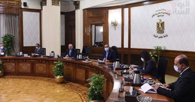 رئيس الوزراء يوجه بسرعة إنزال المعدات فى القرى المتضررة من الطقس السيئ بأسوان