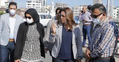 محافظ دمياط تتفقد الكوبرى المعدنى لليوم الثاني بعد فتحه أمام الحركة المرورية