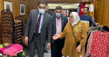 افتتاح السوق الخيرية لطلاب كلية التجارة فى جامعة الإسكندرية