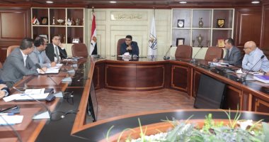 نائب محافظ بني سويف يعقد اجتماعا لمناقشة مشروعات قطاعي الصحة والشباب والرياضة