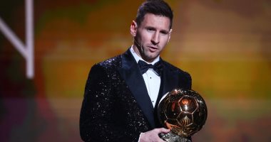 الكرة الذهبية تعانق ليونيل ميسي فى ليلة الكشف عن الألقاب لعام 2021.. الفرعون محمد صلاح يحجز المركز السابع بقائمة أفضل 10 لاعبين فى البالون دور.. ليفاندوفسكي يكتفى بجائزة أفضل مهاجم.. وتشيلسى يتوج بلقب النادى