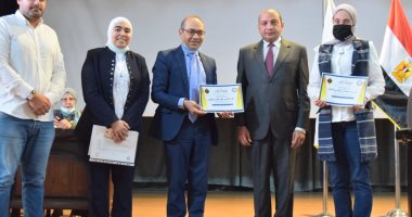 جامعة بنى سويف تكرم طلاب إعلام الفائزين بمسابقة مؤسسة الإعلام والتحول الرقمى