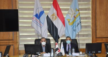 رئيس جامعة كفر الشيخ يكشف دور الكليات فى تنفيذ مبادرة حياة كريمة فى القرى .. صور