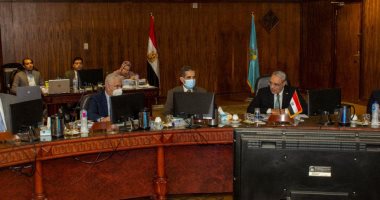 رئيس جامعة طنطا يستعرض أول وحدة مركزية لإدارة منصات التعليم 