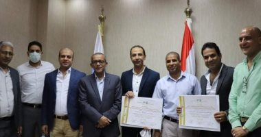 تسليم شهادة اعتماد سلامة ومأمونية المياه لفنادق بالغردقة ومرسى علم