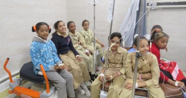 مساعد وزير الداخلية للجنوب ومحافظ الأقصر يتابعان خروج 77 تلميذا من المستشفى بعد إصابتهم بتلبك معوى
