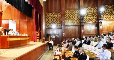 محافظ أسوان خلال المجلس التنفيذى: توجيهات الرئيس ستحدث نقلة لقرى المركز