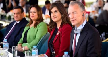 محافظ دمياط تشارك فى أول قمة نسائية دولية بشعار "المرأة المهنية فى الحياة العامة"