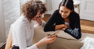 4 علامات على علاقة الصداقة الصحية.. لن تفقد محبته وقت الخلاف