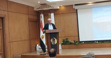محافظ بورسعيد يشدد على الالتزام بالجداول الزمنية المحددة للانتهاء من المشروعات