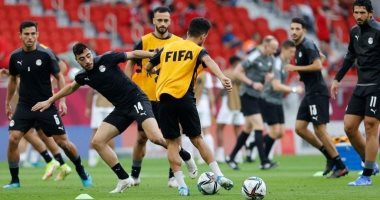 لاعبو منتخب مصر يتناولون وجبة الغداء قبل التوجه لملعب مباراة السودان